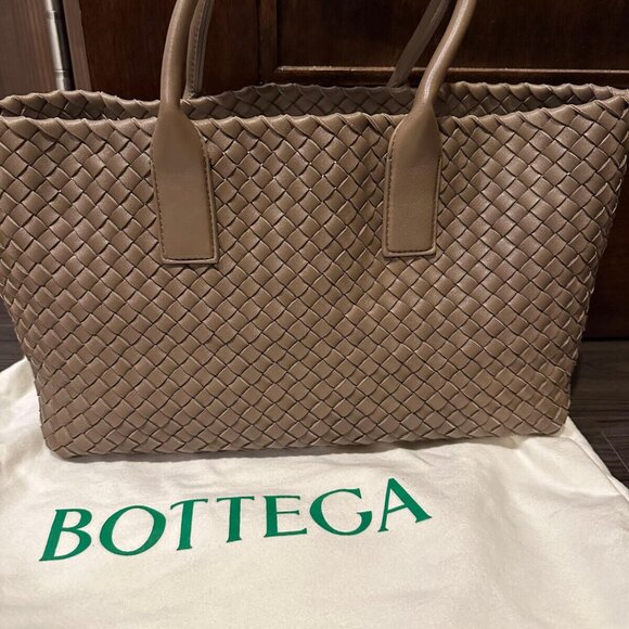 New Bottega Veneta Small Cabat Brown Tote Bag - Picture 3 of 9